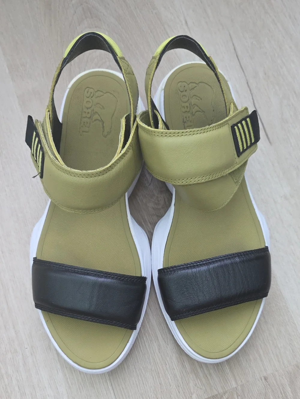 Sorel Kinetic Impact Y-Strap High Wedge Sandal Olive Green Size 9